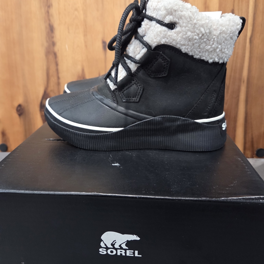 Sorel Kids Black Sherpa-Lined Winter Boots